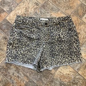 Cato 18W leopard print denim shorts. VERY lightly worn. Excellent condition.